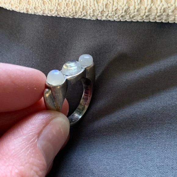 Sterling silver and moonstone ring - Picture 11 of 13